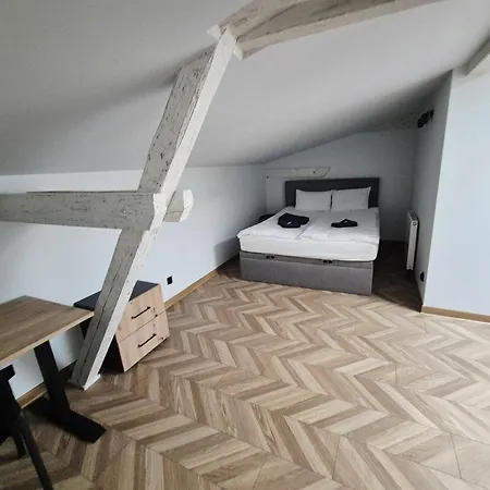 Apartment Mickiewicza 6 *